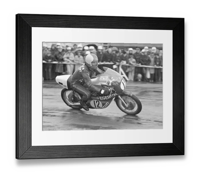 Framed Print : John Taylor (Egerton Yamaha) 1975 Senior TT Framed Print : John Taylor (Egerton Yamaha) 1975 Senior TT