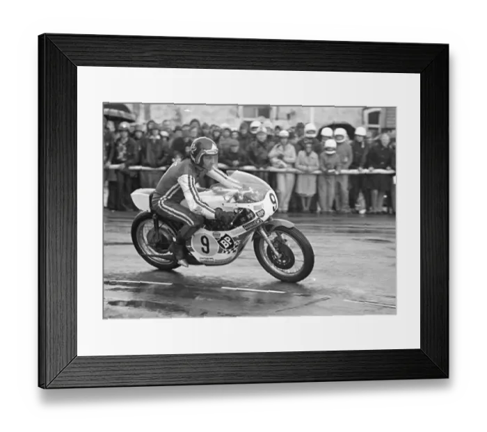 Framed Print : Percy Tait (Yamaha) 1975 Senior TT Framed Print : Percy Tait (Yamaha) 1975 Senior TT