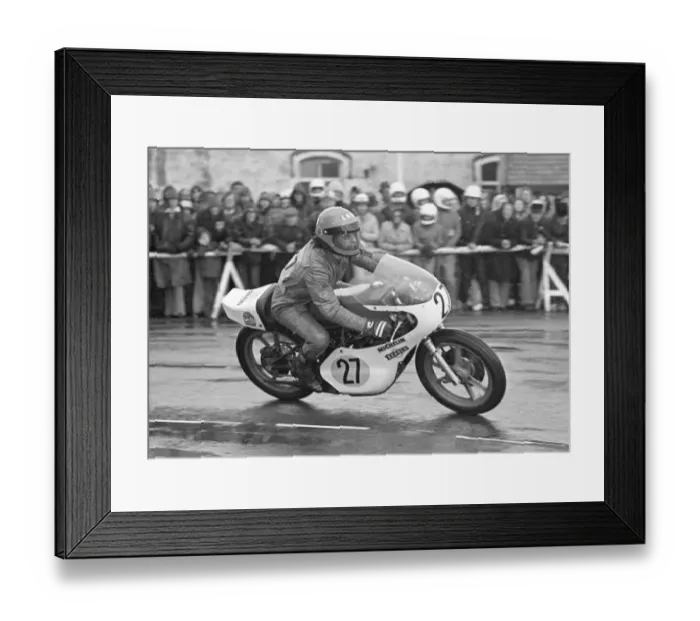 Framed Print : Les Kenny (Renstar Yamaha) 1975 Senior TT Framed Print : Les Kenny (Renstar Yamaha) 1975 Senior TT