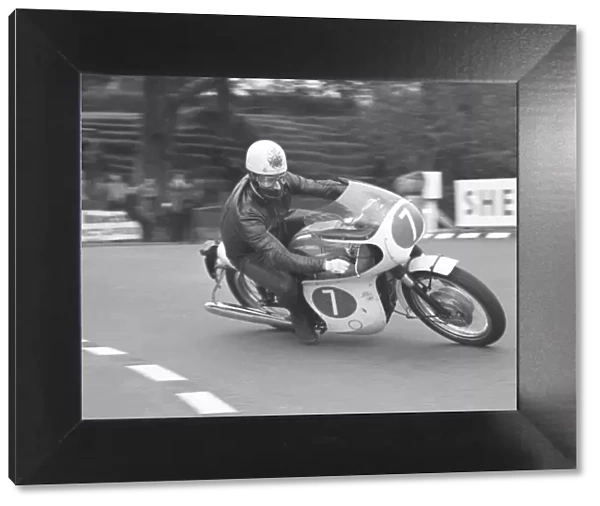 John Hartle (Triumph) 1967 Production 750 TT