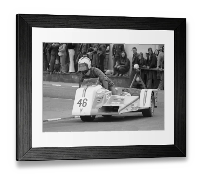 Framed Print : Brian Mee & Mick Neal (Renwick Konig) 1974 750 Sidecar TT Framed Print : Brian Mee & Mick Neal (Renwick Konig) 1974 750 Sidecar TT