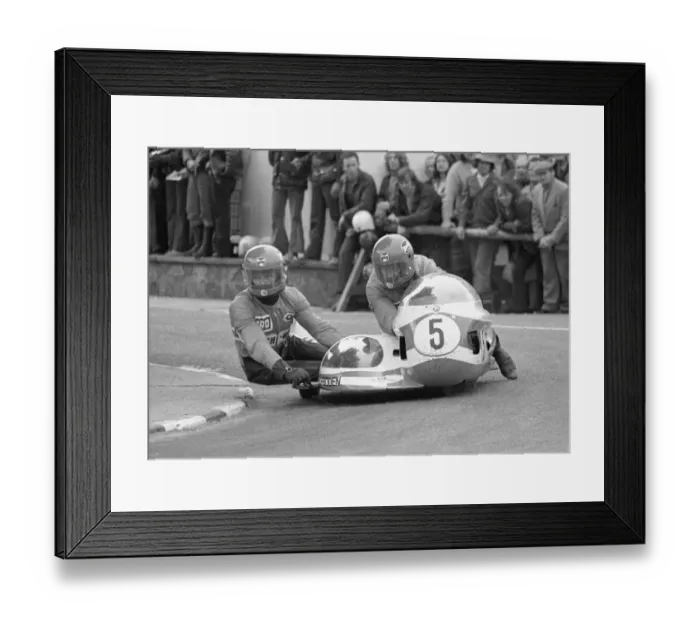 Framed Print : Siegfried Schauzu & Wolfgang Kalauch (BMW) 1974 750 Sidecar TT Framed Print : Siegfried Schauzu & Wolfgang Kalauch (BMW) 1974 750 Sidecar TT