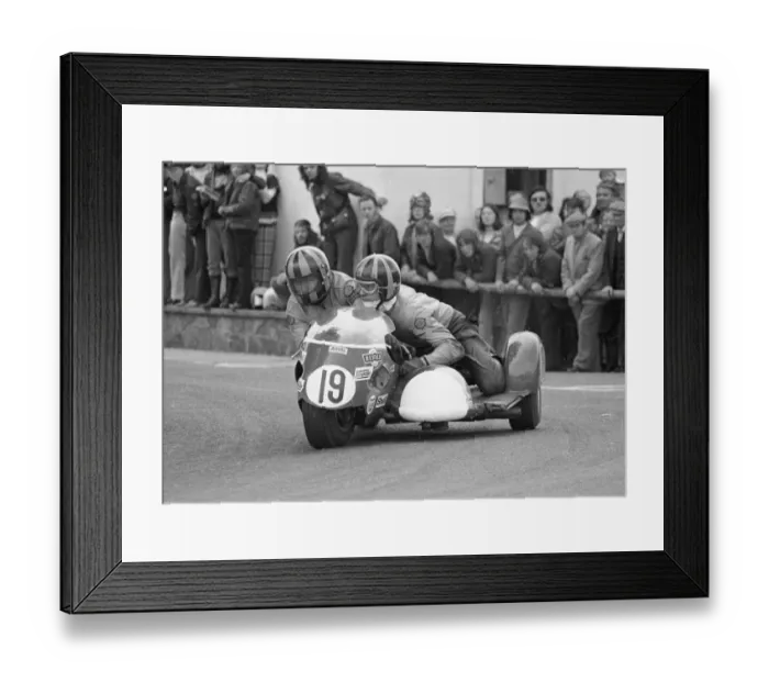 Framed Print : Roy Hanks & Gerald Daniel (BSA) 1974 750 Sidecar TT Framed Print : Roy Hanks & Gerald Daniel (BSA) 1974 750 Sidecar TT