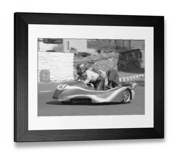 Framed Print : Andy Jackson & Tim Court (Yamaha) 1977 Sidecar TT Framed Print : Andy Jackson & Tim Court (Yamaha) 1977 Sidecar TT