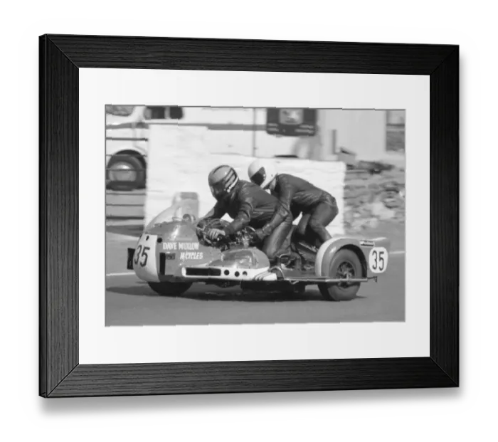 Framed Print : Ian McDonald & Hugh Sanderson (Kawasaki) 1977 Sidecar TT