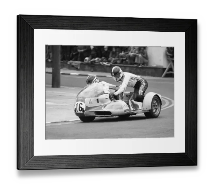 Framed Print : George O Dell & Kenny Arthur (Yamaha) 1977 Sidecar TT Framed Print : George O Dell & Kenny Arthur (Yamaha) 1977 Sidecar TT