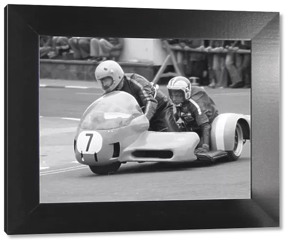 Derek Plummer & Mick Neal (Konig) 1977 Sidecar TT