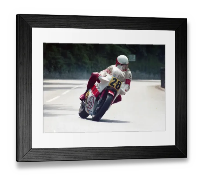 Framed Print : Bob Heath (Suzuki) 1988 Senior TT Framed Print : Bob Heath (Suzuki) 1988 Senior TT