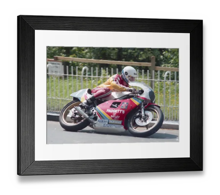 Framed Print : Dave Leach (Yamaha) 1988 Junior TT Framed Print : Dave Leach (Yamaha) 1988 Junior TT