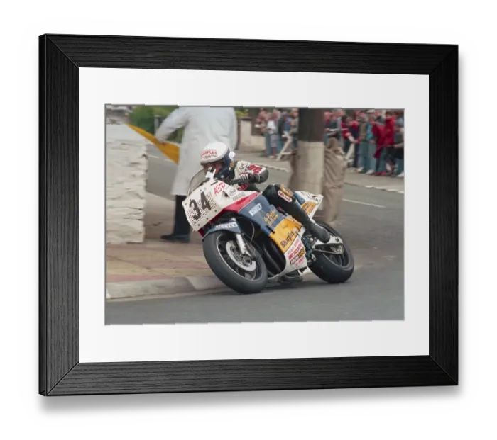 Framed Print : Iain Duffus (Yamaha) 1988 Formula One TT Framed Print : Iain Duffus (Yamaha) 1988 Formula One TT