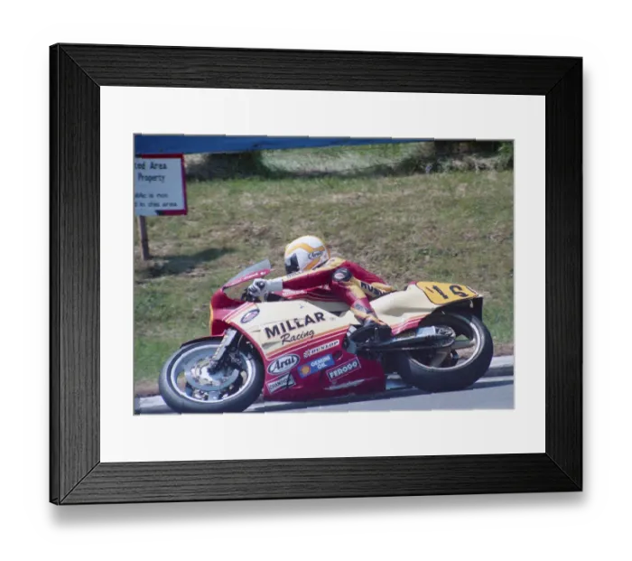 Framed Print : Eddie Laycock (Honda) 1988 Senior TT Framed Print : Eddie Laycock (Honda) 1988 Senior TT