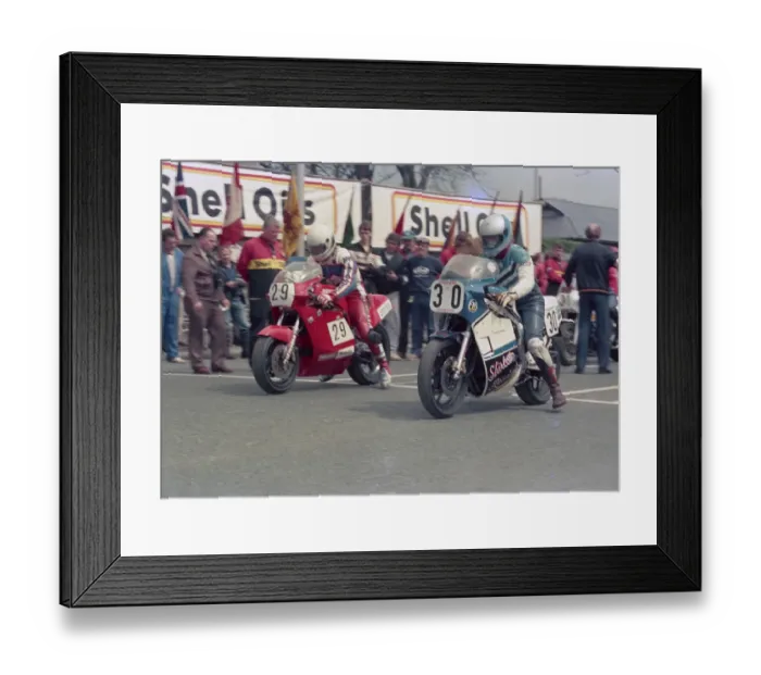 Framed Print : Ray Swann (Yamaha) and George Linder (Suzuki) 1986 Formula One TT Framed Print : Ray Swann (Yamaha) and George Linder (Suzuki) 1986 Formula One TT