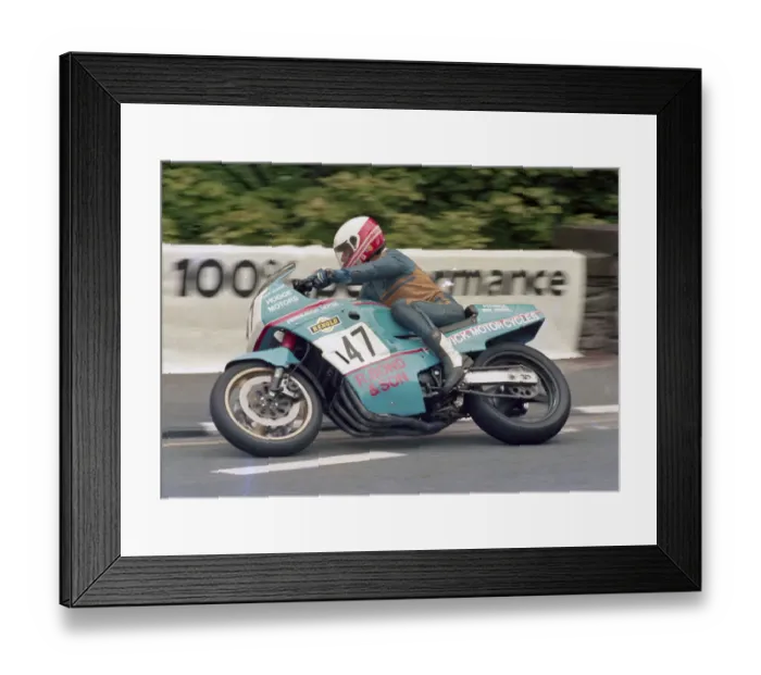 Framed Print : Steve Linsdell (Yamaha) 1986 Formula One TT Framed Print : Steve Linsdell (Yamaha) 1986 Formula One TT