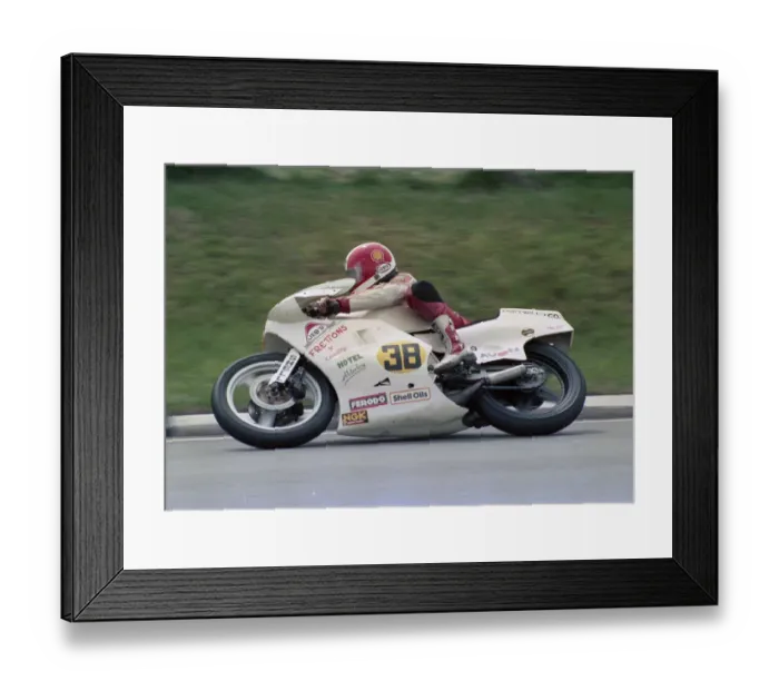 Framed Print : Tony Head (Honda) 1986 Senior TT Framed Print : Tony Head (Honda) 1986 Senior TT