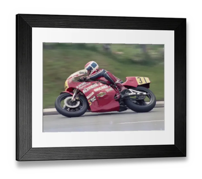 Framed Print : Mick Hunt (Yamaha) 1986 Senior TT