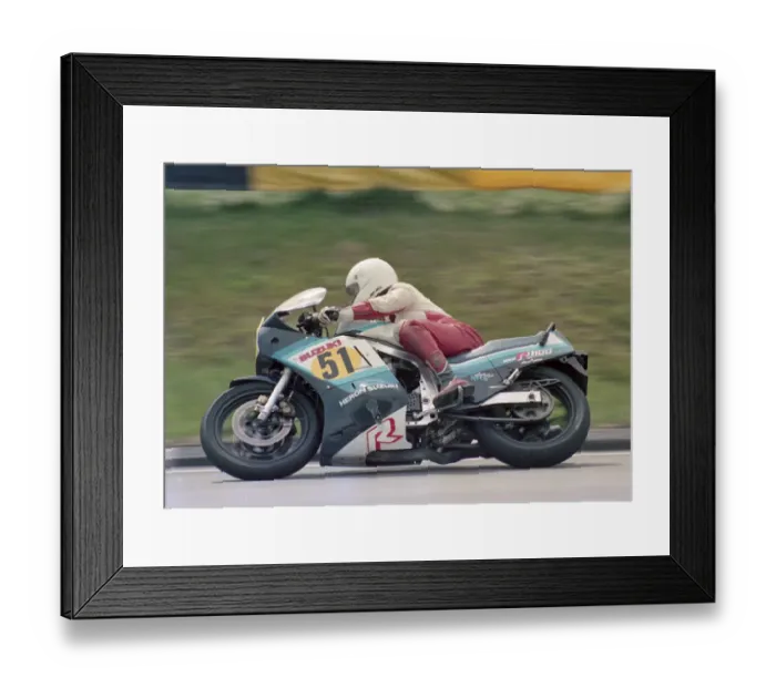 Framed Print : Kevin Wilson (Suzuki) 1986 Senior TT Framed Print : Kevin Wilson (Suzuki) 1986 Senior TT