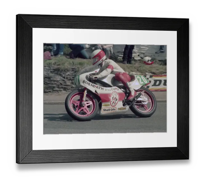 Framed Print : Bob Heath (Yamaha) 1986 Junior TT Framed Print : Bob Heath (Yamaha) 1986 Junior TT