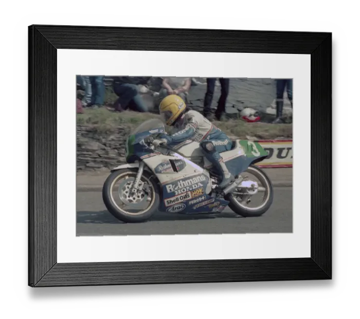 Framed Print : Joey Dunlop (Honda) 1986 Junior TT Framed Print : Joey Dunlop (Honda) 1986 Junior TT