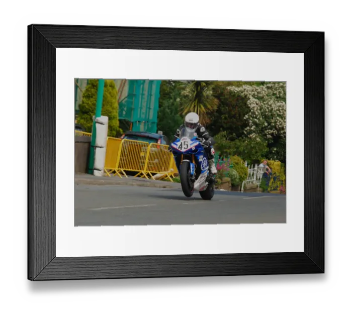 Framed Print : Dean Harrison (Yamaha) 2011 Superbike TT Framed Print : Dean Harrison (Yamaha) 2011 Superbike TT