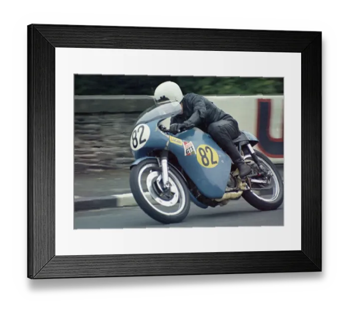 Framed Print : Roger Nicholls (Matchless) 1971 Senior TT Framed Print : Roger Nicholls (Matchless) 1971 Senior TT