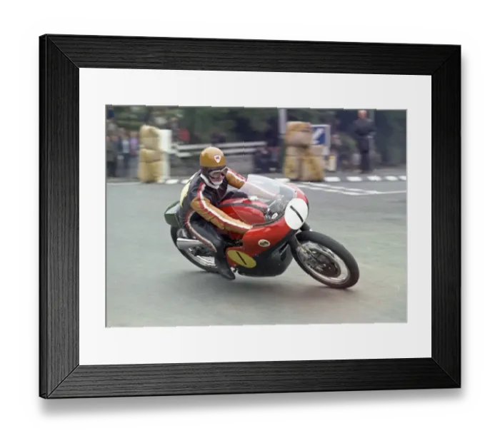 Framed Print : Selwyn Griffiths (Cowles Matchless) 1971 Senior TT Framed Print : Selwyn Griffiths (Cowles Matchless) 1971 Senior TT