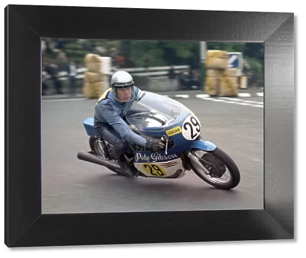 Pete Gibson (Seeley) 1971 Senior TT
