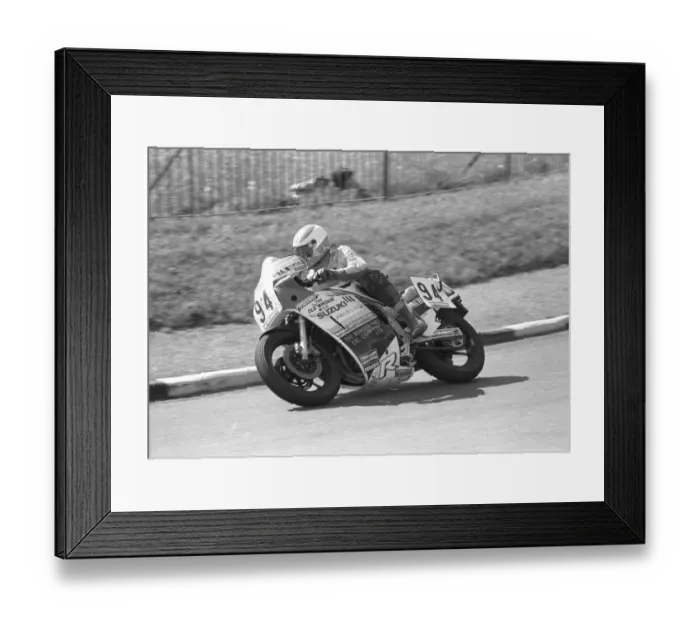 Framed Print : Dave Hill (Suzuki) 1985 Formula One TT Framed Print : Dave Hill (Suzuki) 1985 Formula One TT