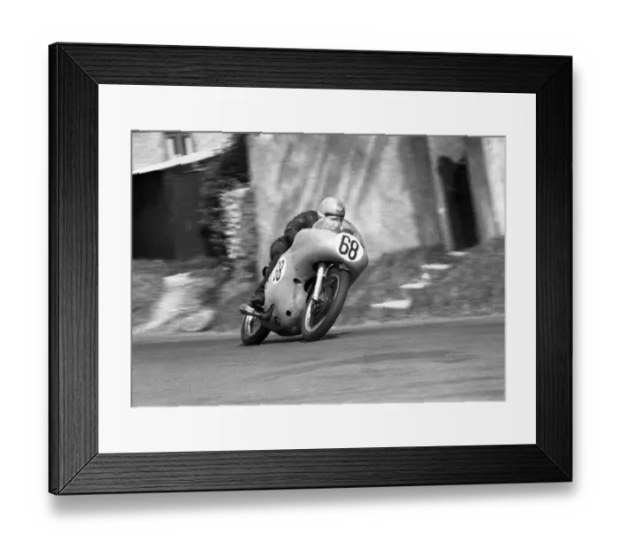 Framed Print : Jim Lee (Norton) 1963 Senior Manx Grand Prix Framed Print : Jim Lee (Norton) 1963 Senior Manx Grand Prix