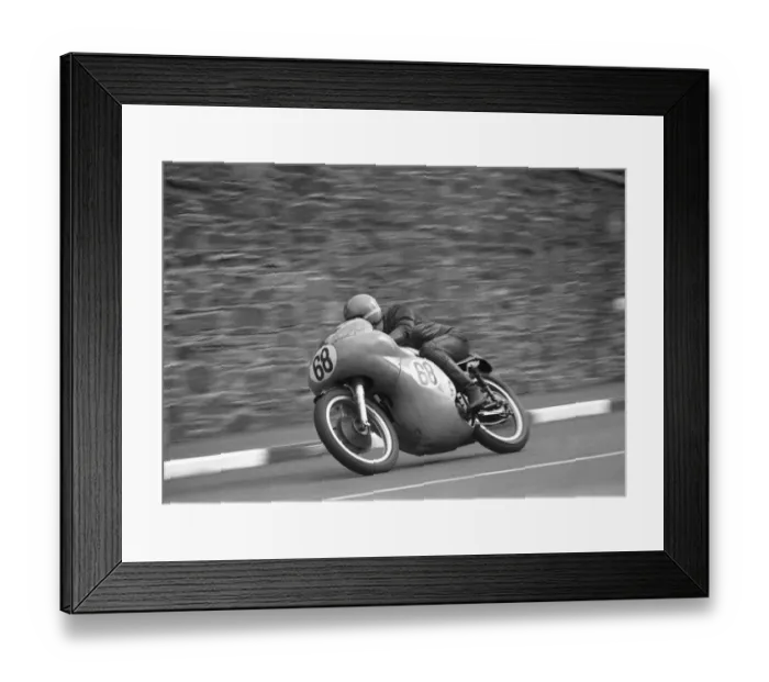 Framed Print : Jim Lee (Norton) 1963 Senior Manx Grand Prix Framed Print : Jim Lee (Norton) 1963 Senior Manx Grand Prix