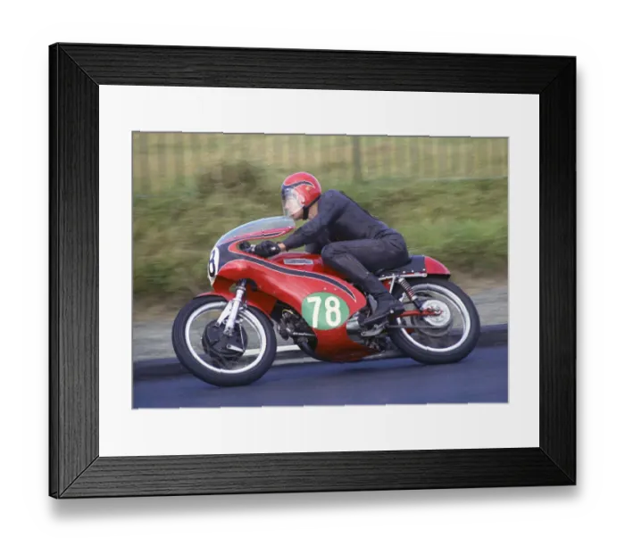Framed Print : Brian Lee (Aermacchi) 1970 Lightweight Manx Grand Prix Framed Print : Brian Lee (Aermacchi) 1970 Lightweight Manx Grand Prix