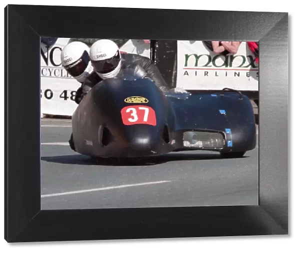 Ben Dixon & Mark Lambert (Windle Yamaha) 1999 Sidecar TT