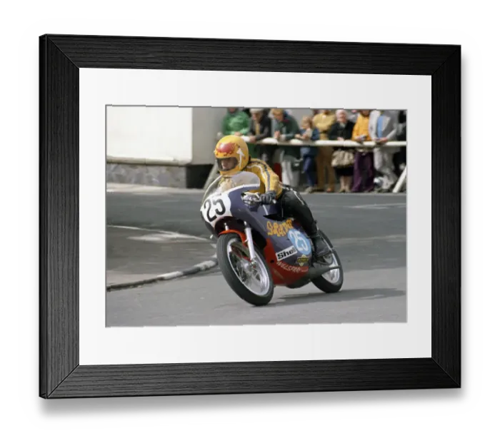 Framed Print : Gareth Jones (Yamaha) 1974 Junior Manx Grand Prix Framed Print : Gareth Jones (Yamaha) 1974 Junior Manx Grand Prix