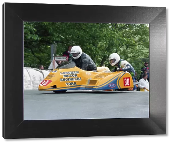Dick Hawes & Eddie Kiff (Langham Jacobs) 2000 Sidecar TT