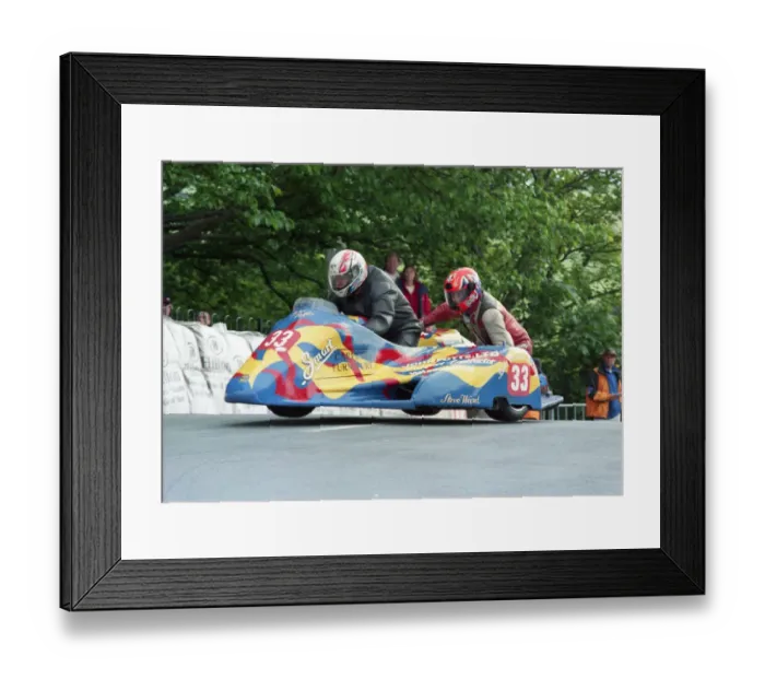 Framed Print : John Potts & Stephen Ward (J&J Yamaha) 2000 Sidecar TT Framed Print : John Potts & Stephen Ward (J&J Yamaha) 2000 Sidecar TT