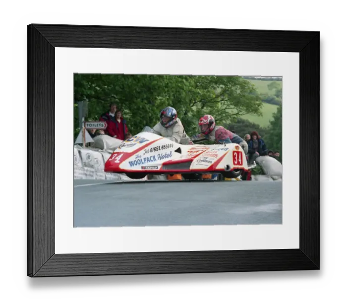 Framed Print : Robert Thompson & Steven Hedison (Derbyshire Honda) 2000 Sidecar TT Framed Print : Robert Thompson & Steven Hedison (Derbyshire Honda) 2000 Sidecar TT