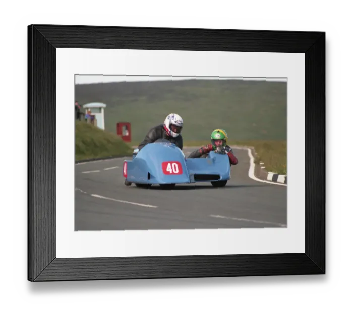 Framed Print : Helmut Lunemann & Chris McGahan (Ireson) 1999 Sidecar TT Framed Print : Helmut Lunemann & Chris McGahan (Ireson) 1999 Sidecar TT