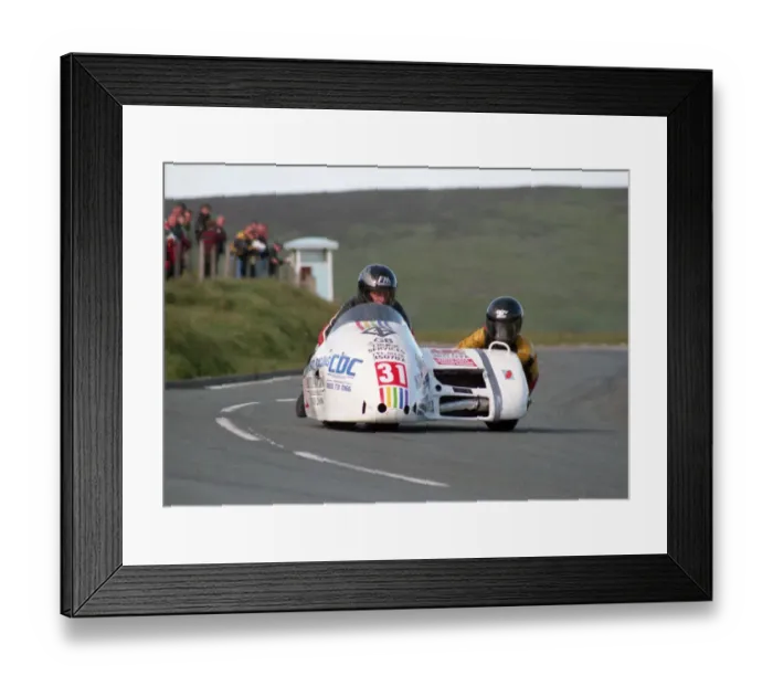 Framed Print : Conrad Harrison & Mark Birdsall (Windle Yamaha) 1999 Sidecar TT Framed Print : Conrad Harrison & Mark Birdsall (Windle Yamaha) 1999 Sidecar TT