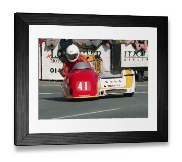 Framed Print : Mick Thompson & Simon Moody (IMM Honda) 1999 Sidecar TT Framed Print : Mick Thompson & Simon Moody (IMM Honda) 1999 Sidecar TT
