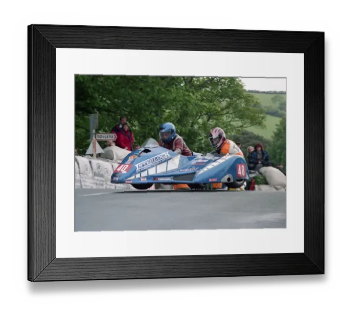 Framed Print : Bill Currie & Dickie Gale (Windle Yamaha) 2000 Sidecar TT Framed Print : Bill Currie & Dickie Gale (Windle Yamaha) 2000 Sidecar TT