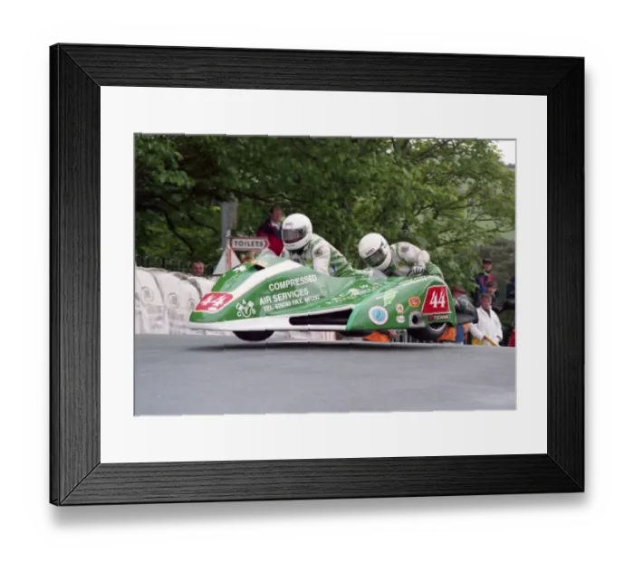 Framed Print : Alan Langton & Jamie Scarffe (Yamaha) 2000 Sidecar TT Framed Print : Alan Langton & Jamie Scarffe (Yamaha) 2000 Sidecar TT