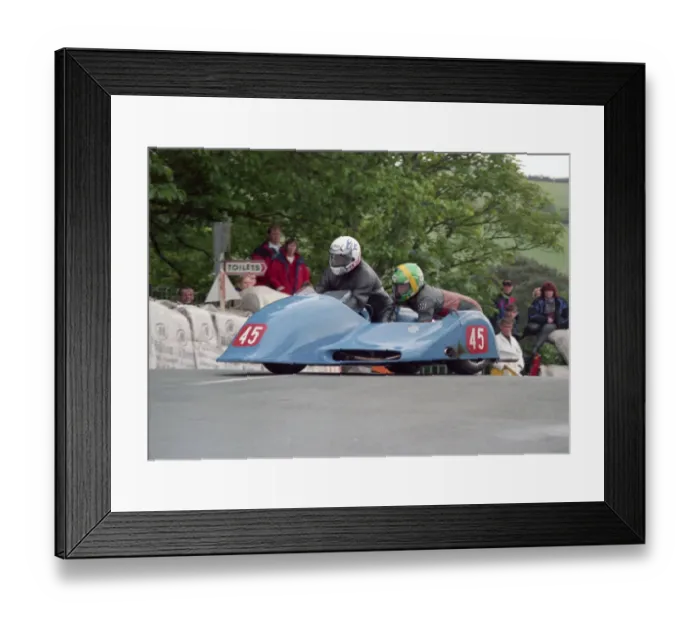 Framed Print : Helmut Lunemann & Chris McGahan (Ireson Honda) 2000 Sidecar TT Framed Print : Helmut Lunemann & Chris McGahan (Ireson Honda) 2000 Sidecar TT