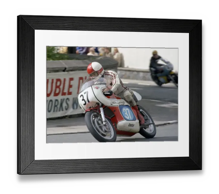 Framed Print : Leon Lerego (Yamaha) 1974 Junior Manx Grand Prix Framed Print : Leon Lerego (Yamaha) 1974 Junior Manx Grand Prix
