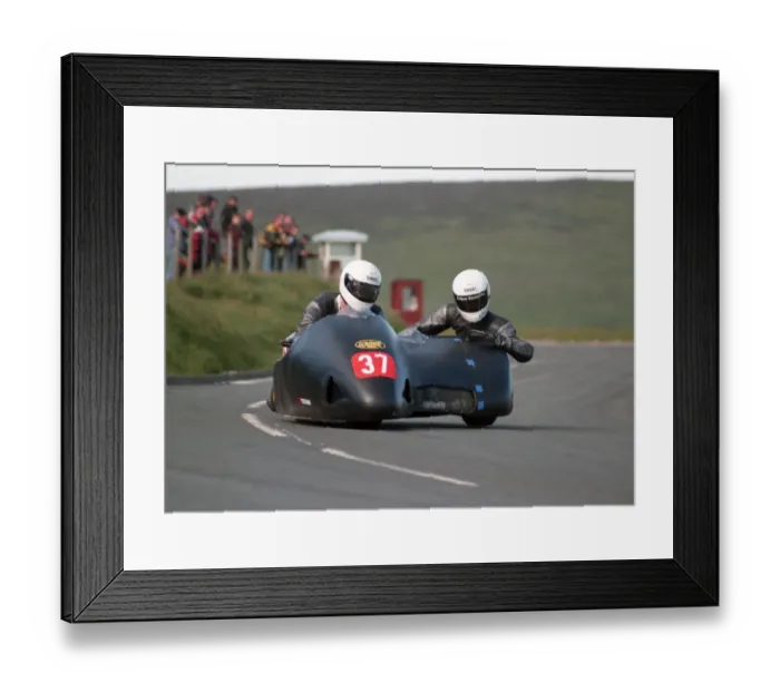 Framed Print : Ben Dixon & Mark Lambert (Windle Yamaha) 1999 Sidecar TT Framed Print : Ben Dixon & Mark Lambert (Windle Yamaha) 1999 Sidecar TT