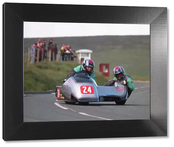 Wally Saunders & Rick Roberts (Ireson) 1999 Sidecar TT