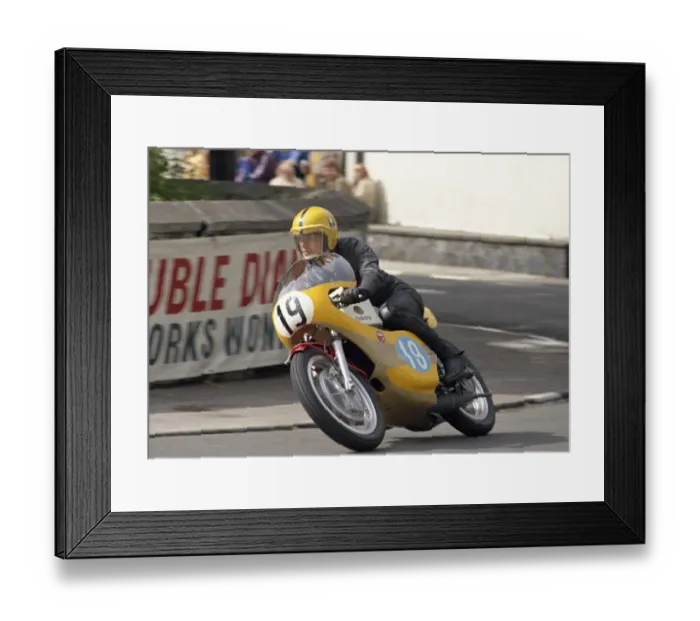 Framed Print : Ken Inwood (Yamaha) 1974 Junior Manx Grand Prix Framed Print : Ken Inwood (Yamaha) 1974 Junior Manx Grand Prix