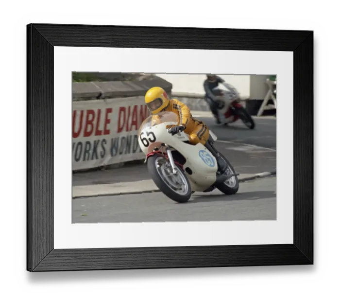 Framed Print : T Neil Kelly (Yamaha) 1974 Junior Manx Grand Prix Framed Print : T Neil Kelly (Yamaha) 1974 Junior Manx Grand Prix