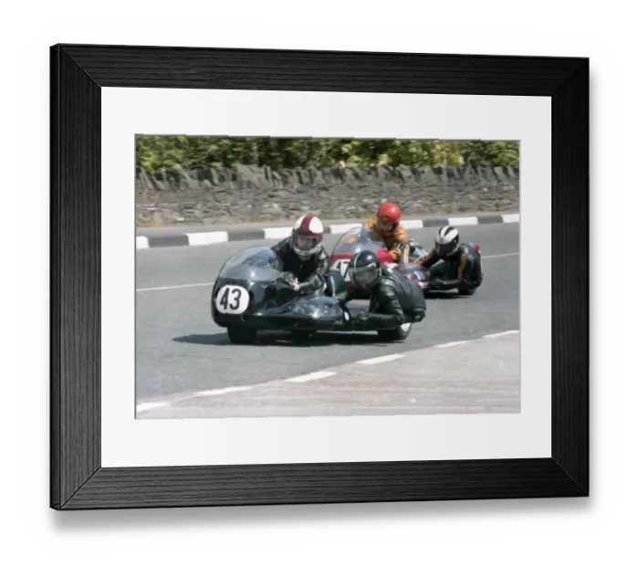 Framed Print : John Davies & William Williams (Crooks Suzuki) 1979 Sidecar TT Framed Print : John Davies & William Williams (Crooks Suzuki) 1979 Sidecar TT
