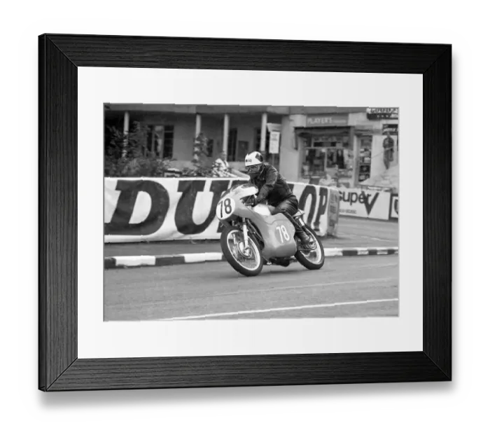Framed Print : Harry Wade (DMW) 1966 Lightweight Manx Grand Prix Framed Print : Harry Wade (DMW) 1966 Lightweight Manx Grand Prix