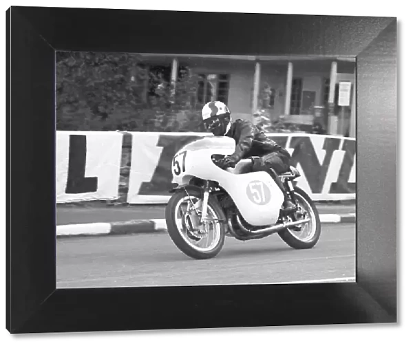 Raymond Spinks (Yamaha) 1966 Lightweight Manx Grand Prix