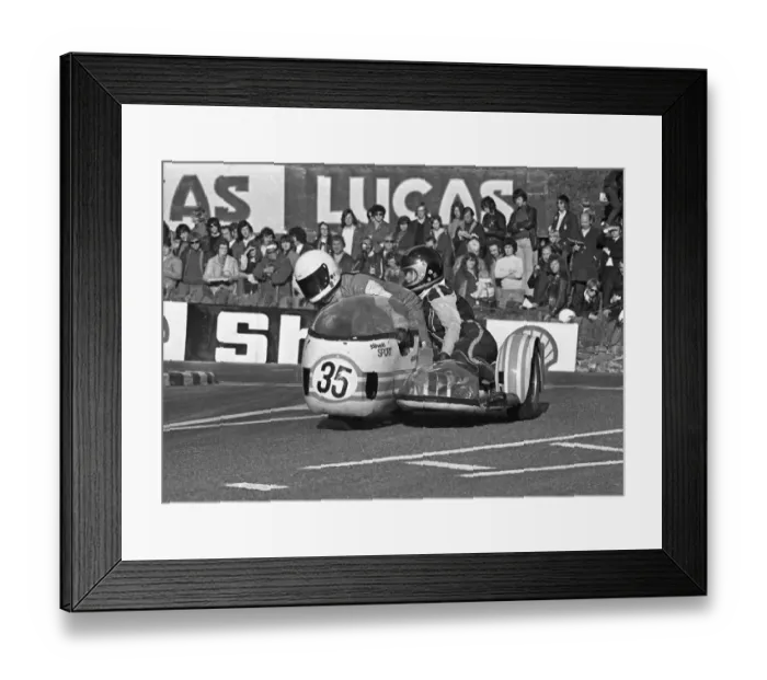 Framed Print : Eric Vant & Pauline Goddard (Weslake) 1973 750 Sidecar TT Framed Print : Eric Vant & Pauline Goddard (Weslake) 1973 750 Sidecar TT